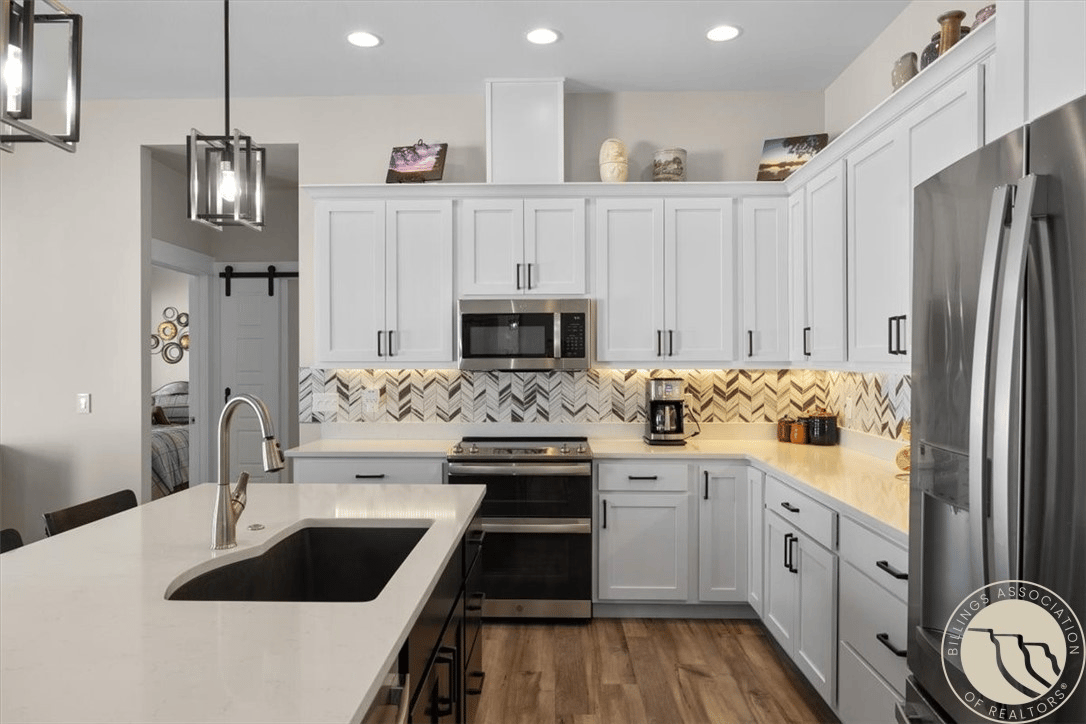 3110 Falcon Cir