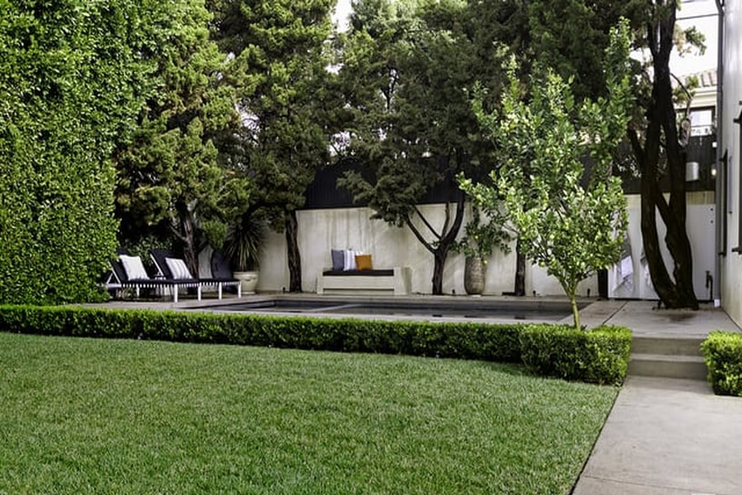Retreat Crescent