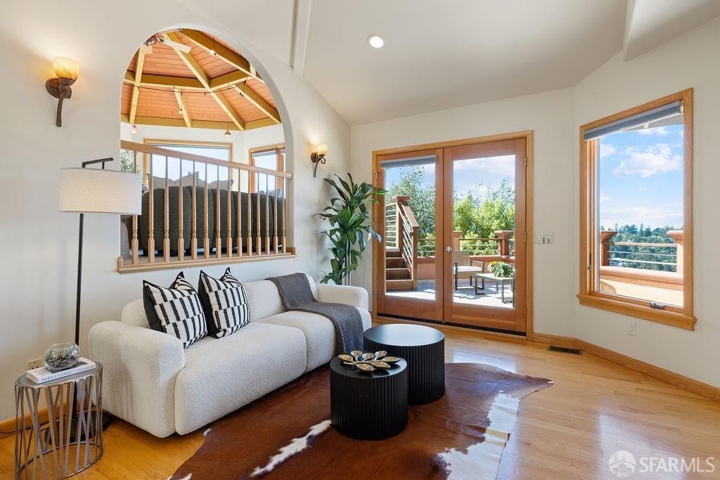 8727 Skyline Boulevard