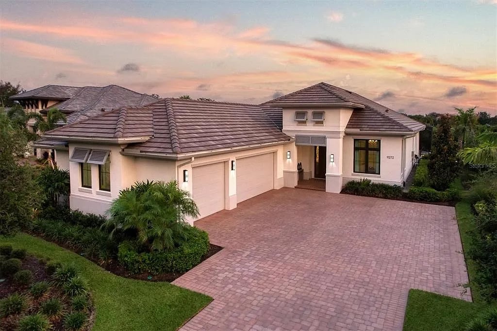 9272 McDaniel Ln