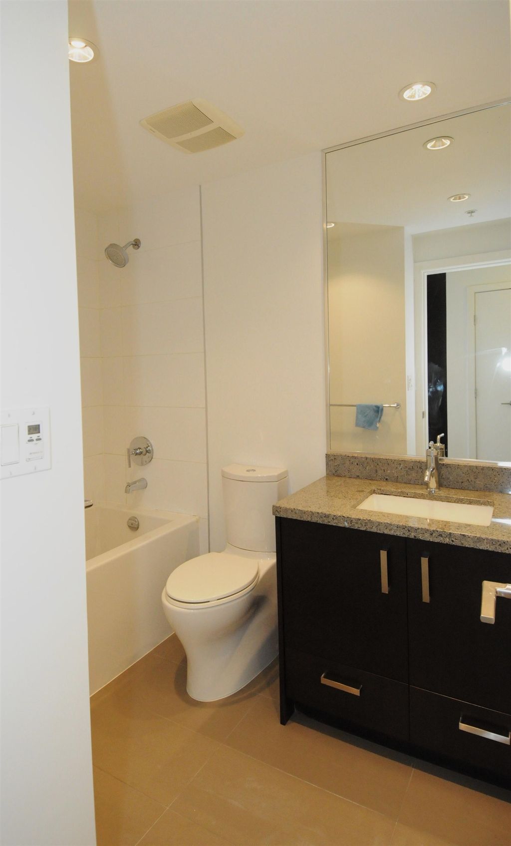 3008 Glen Dr, #1702