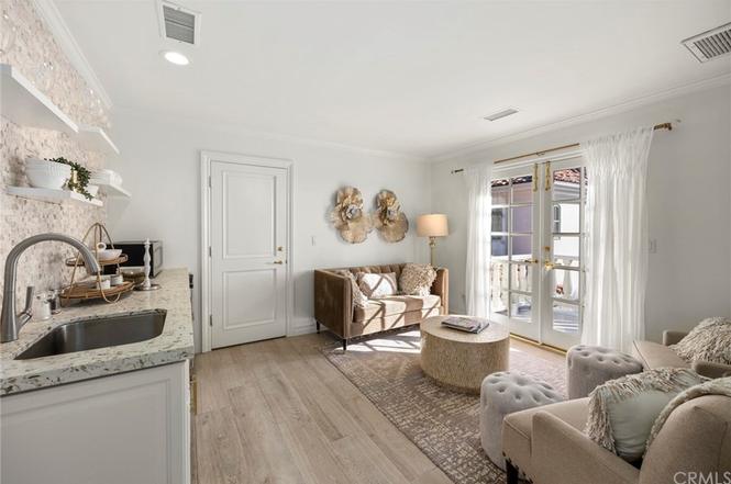 18562 Villa Dr