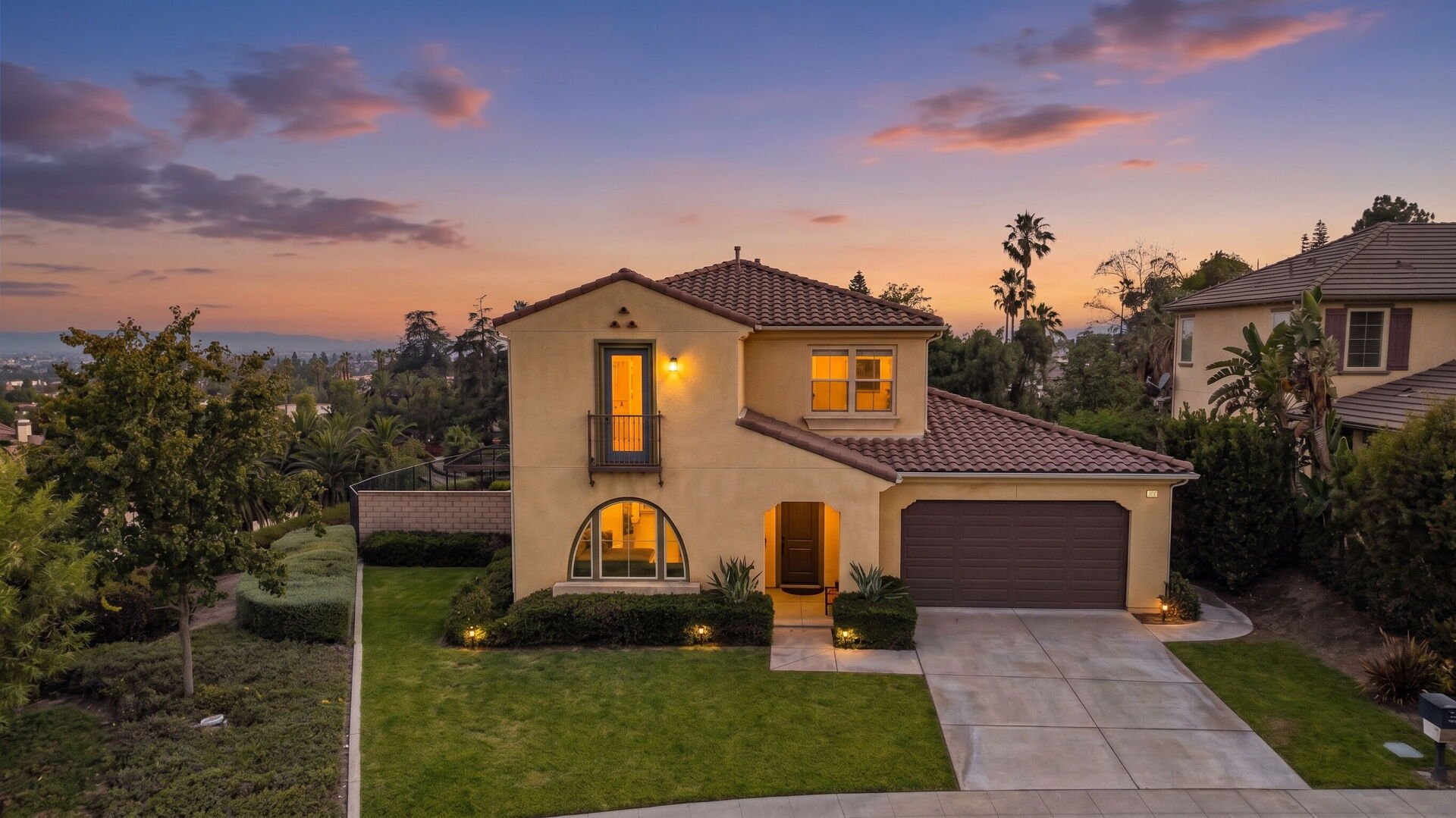 864 E Manresa Drive