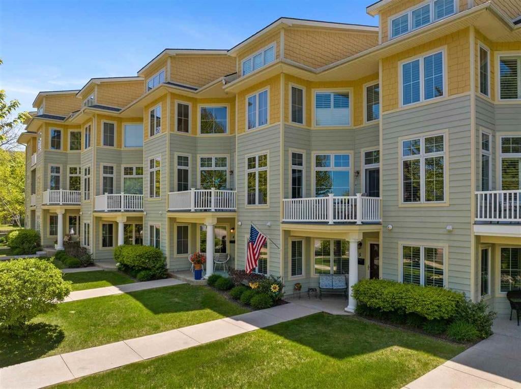 200 W Lake Street #4, Petoskey, MI 49770