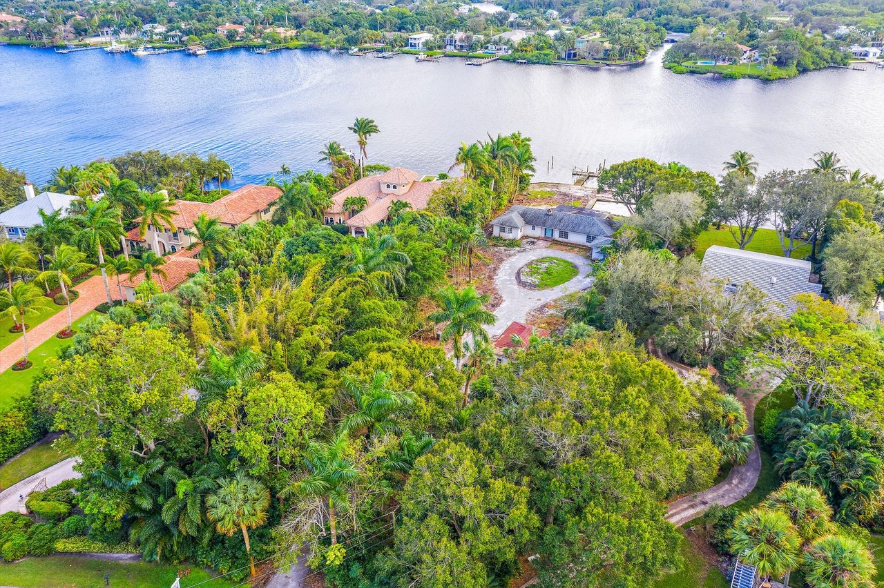 5564 Pennock Point Rd