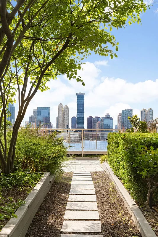 20 River Terrace Unit: 14M