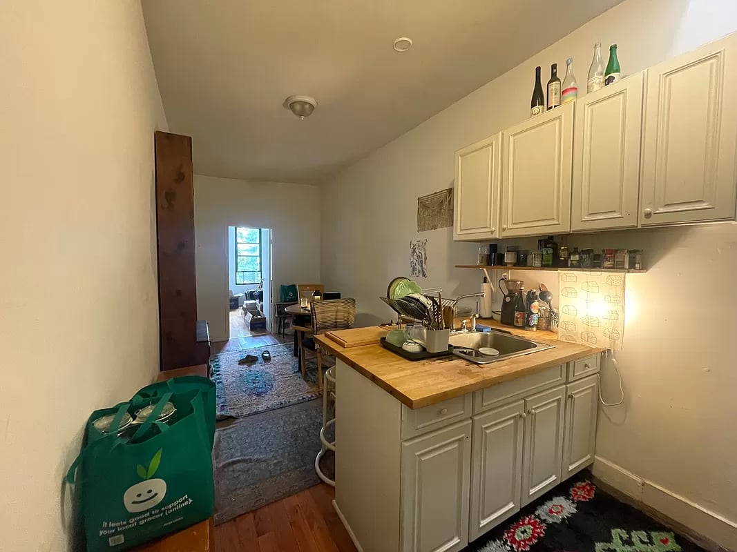 369 Menahan Street #2L