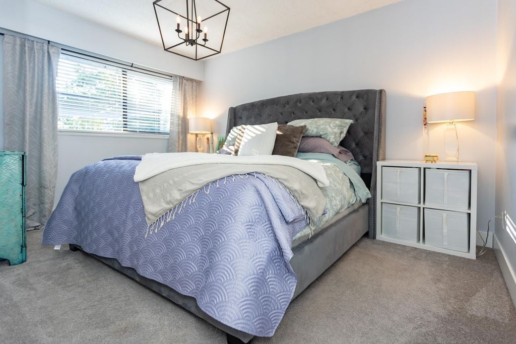 2537 Jura Cres