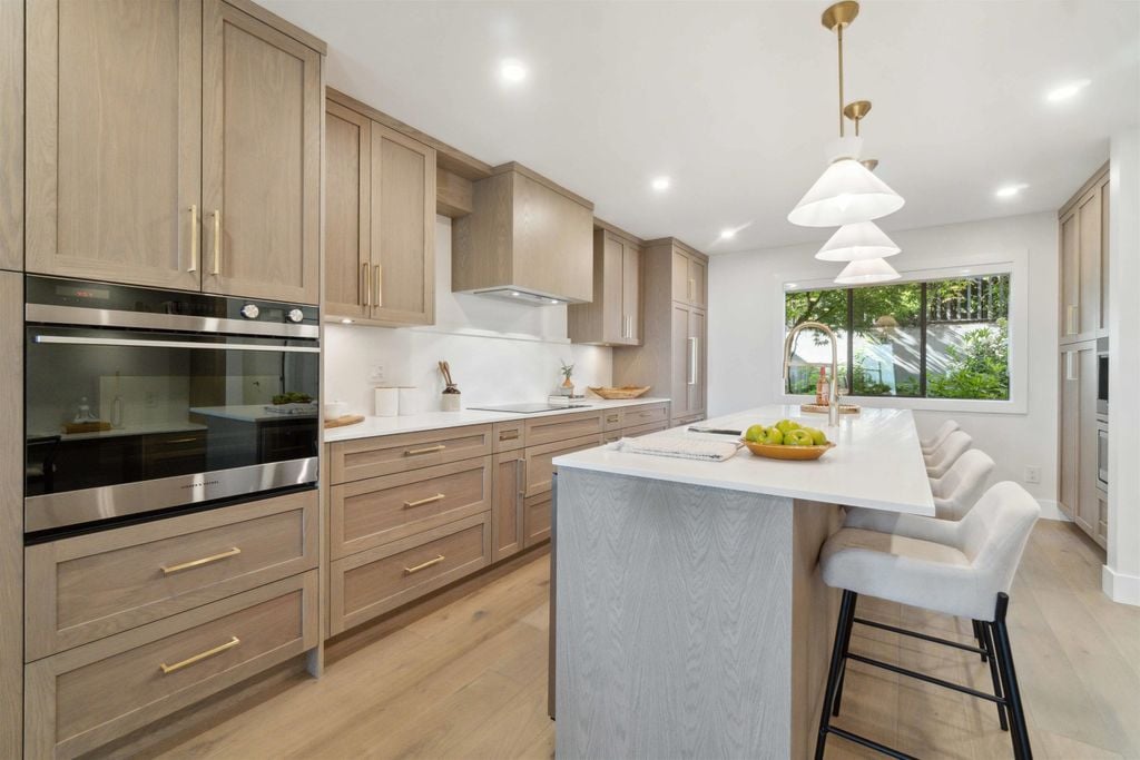 2206 Folkestone Way, #9