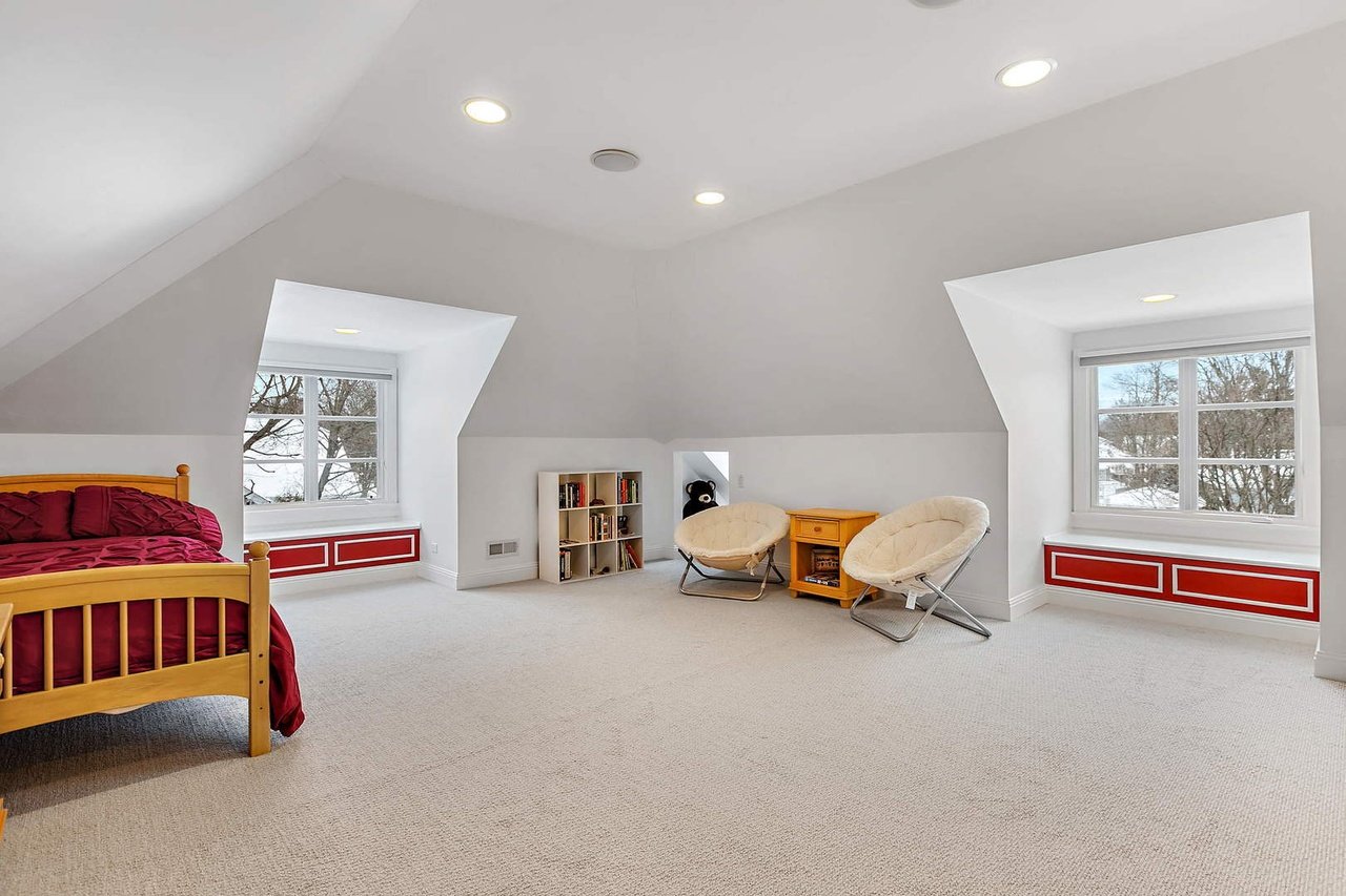 594 Willow Rd