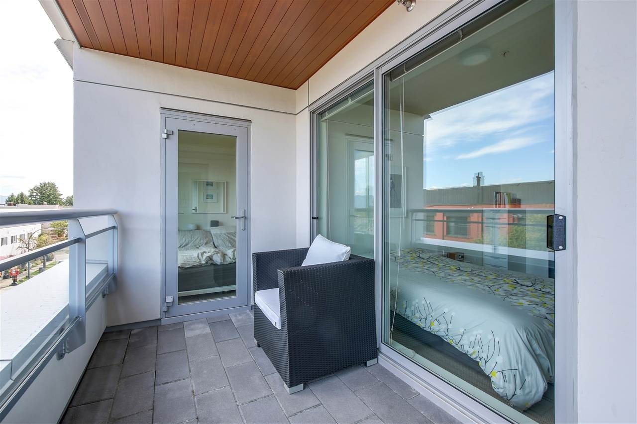 3333 Main St, #305