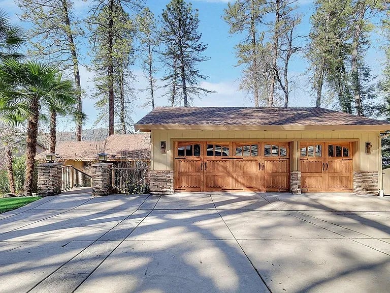 18370 Chaparral Dr