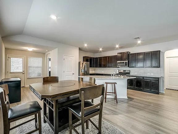 5904 Calaveras Way