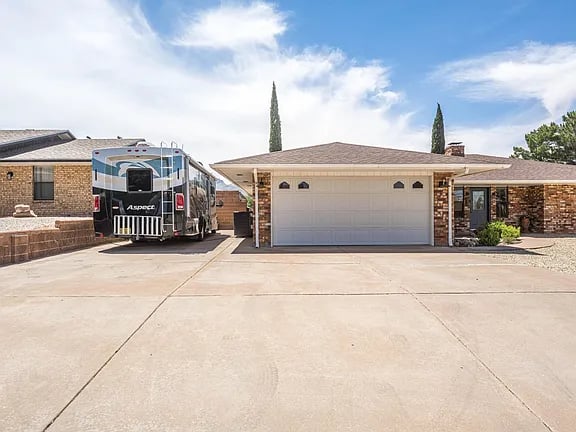 3004 Los Robles