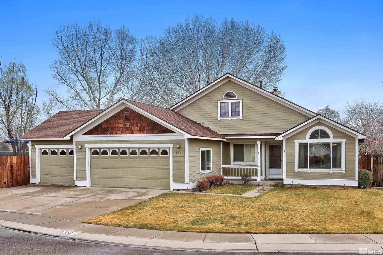 858 Longleaf Pl