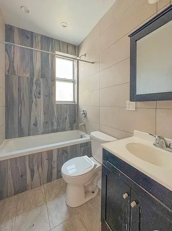 1479 East 34th Street #1R