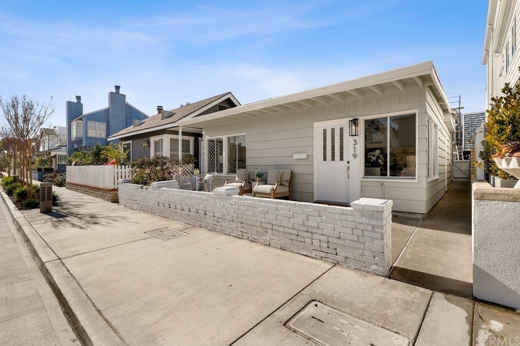 319 Montero St