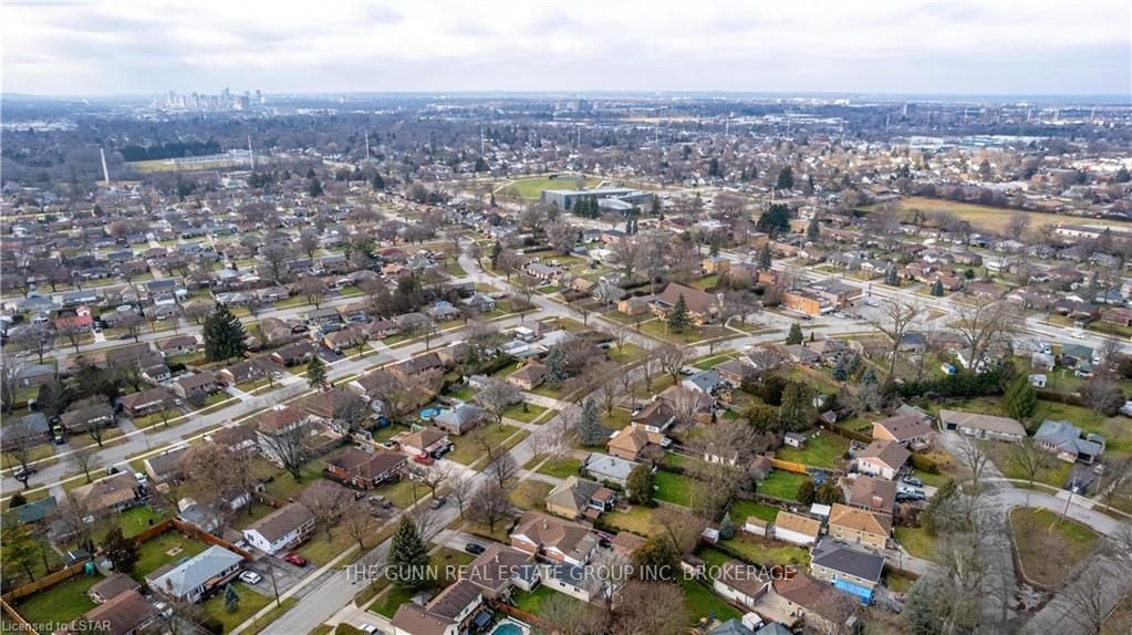 234 Merlin Cres