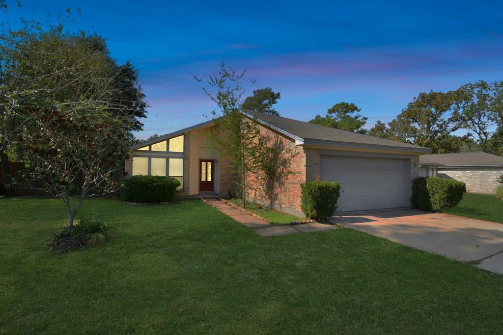10407 Lazy Meadows Dr