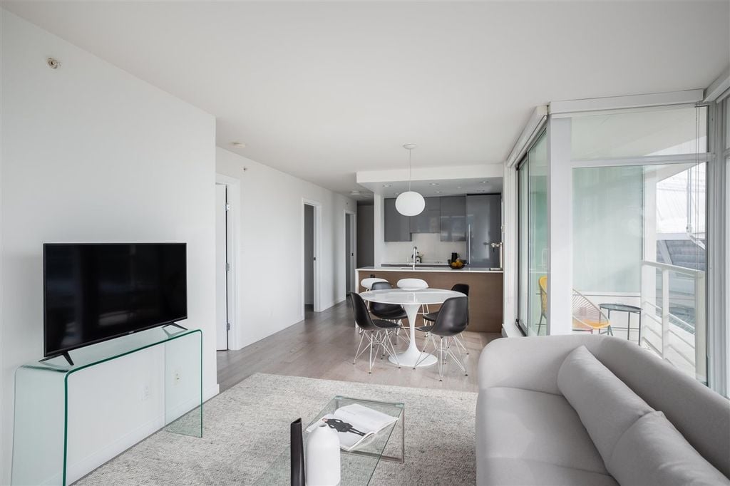 161 W Georgia St, #1508