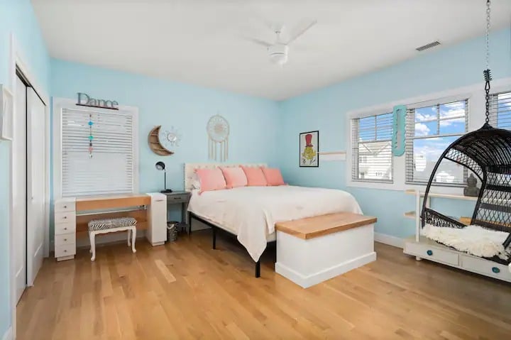 #38 Stunning Colonial