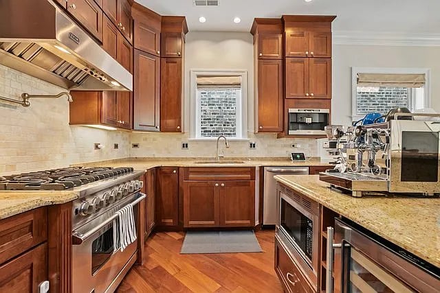 630 W Wellington Ave # 4E