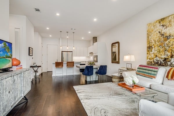207 W Johanna ST #102