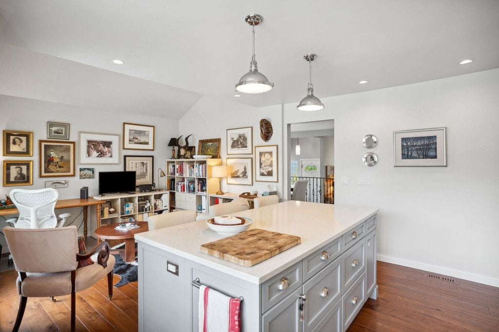230 Waterleigh Dr
