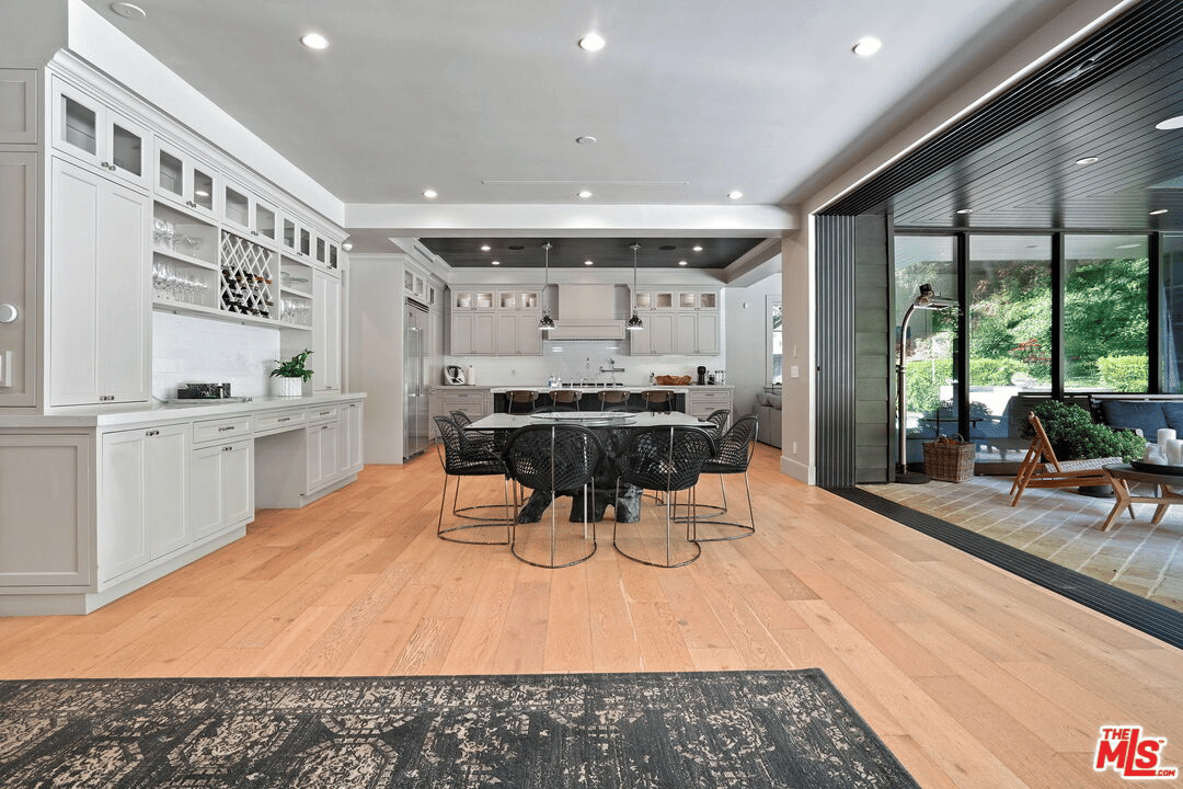 2794 Mandeville Canyon Rd