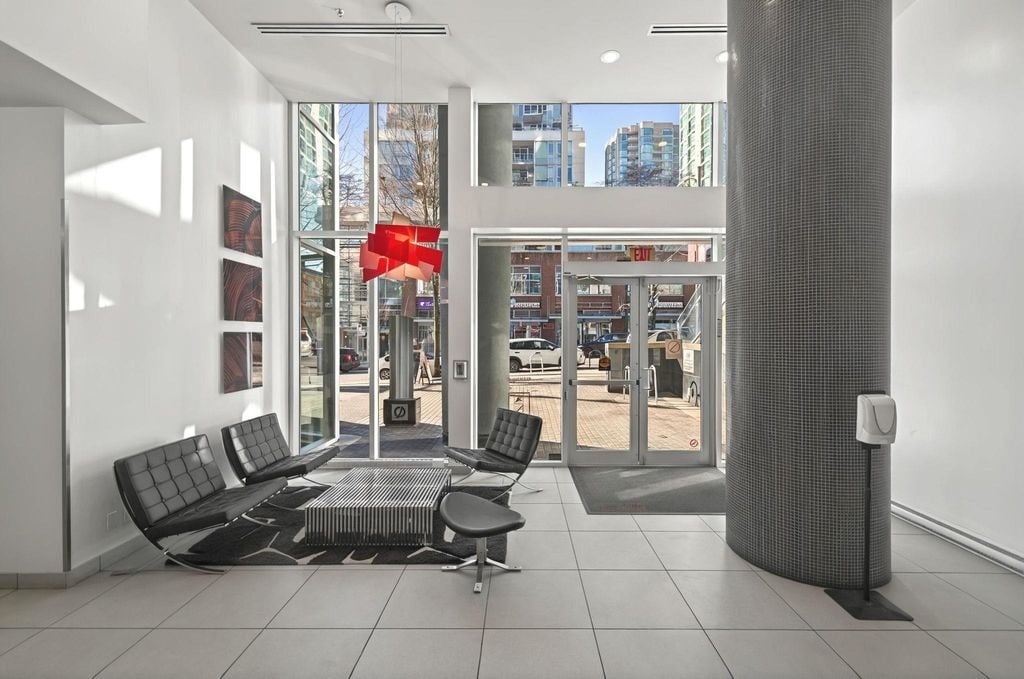 233 Robson St, #3210