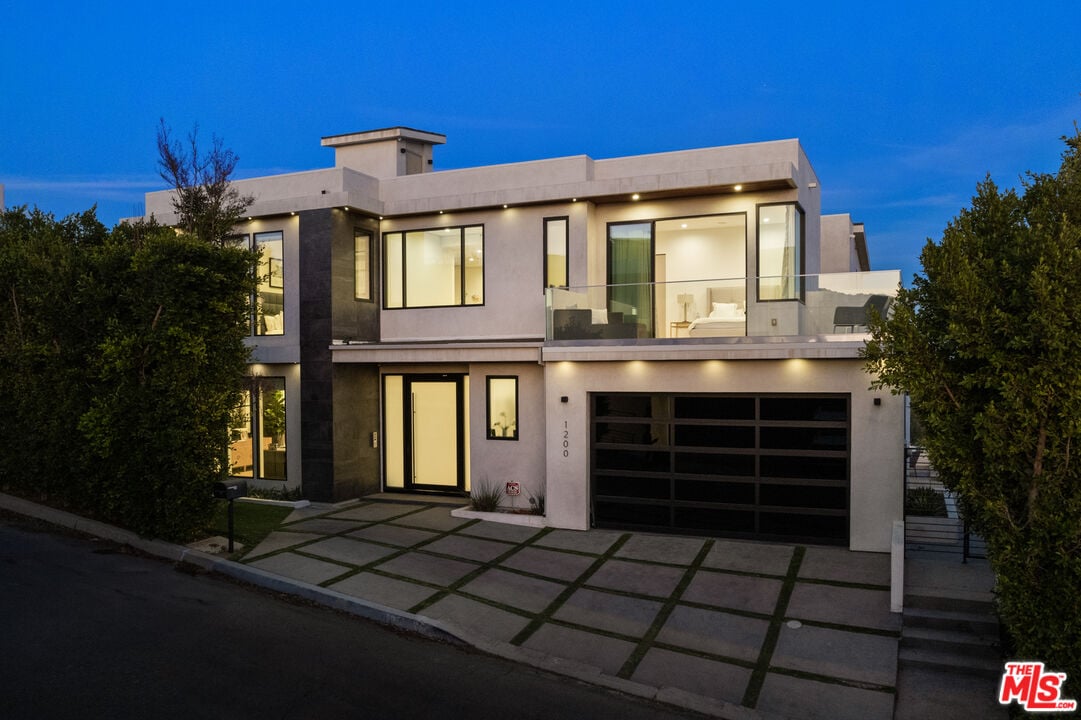 Aurelian Crest, Linda Flora Dr, 90049