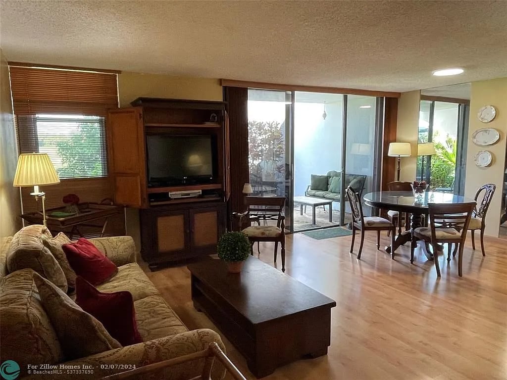 1310 Bridgewood Dr #1310