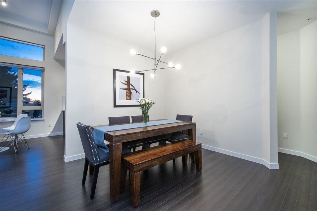 119 W 22nd St, #406