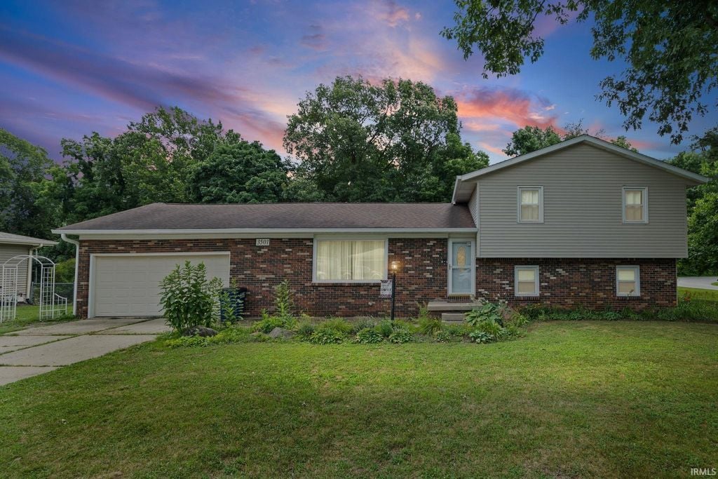 3501 Donna Dr