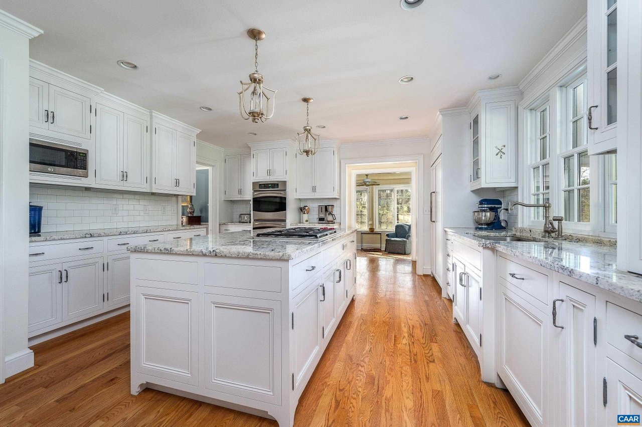995 Windsor Rd