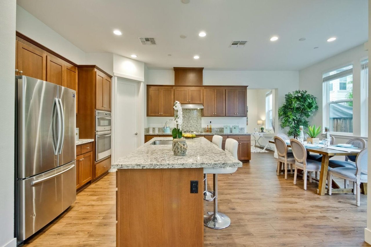 8368 Bluetide Way