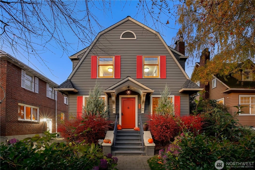 18 W Raye Street