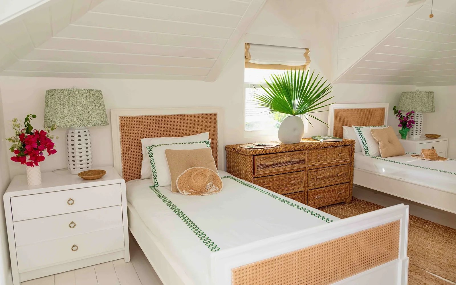 Beautiful Harbour Island Beachfront Villa