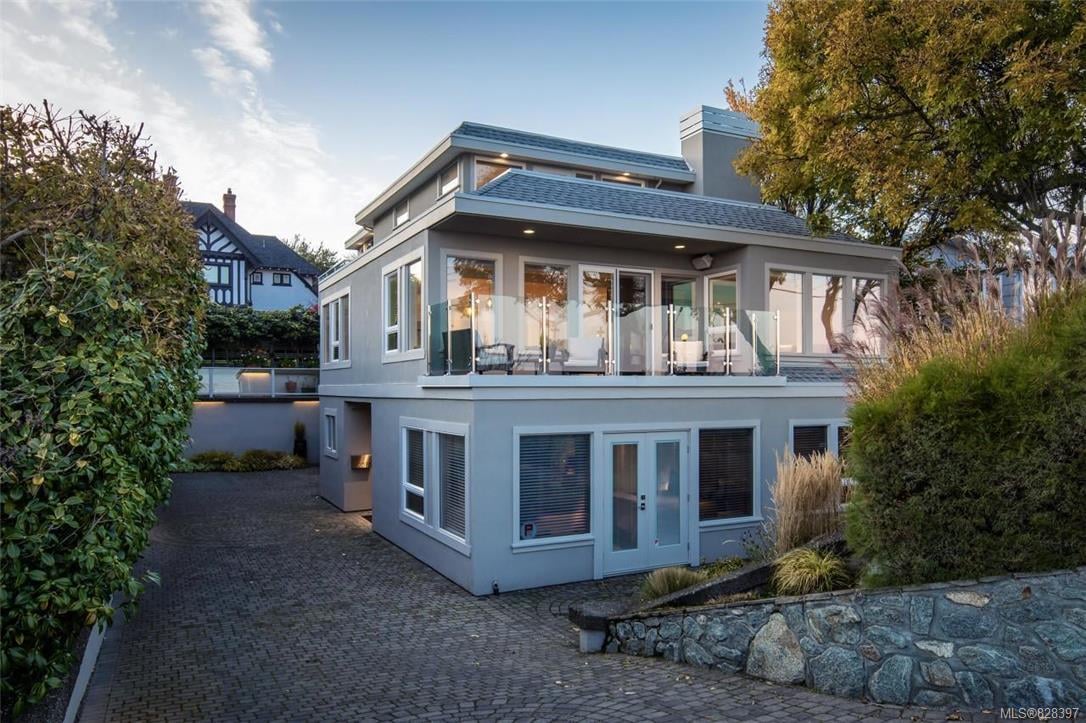 2378 Esplanade