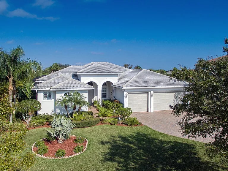 2263 SW Manele Pl