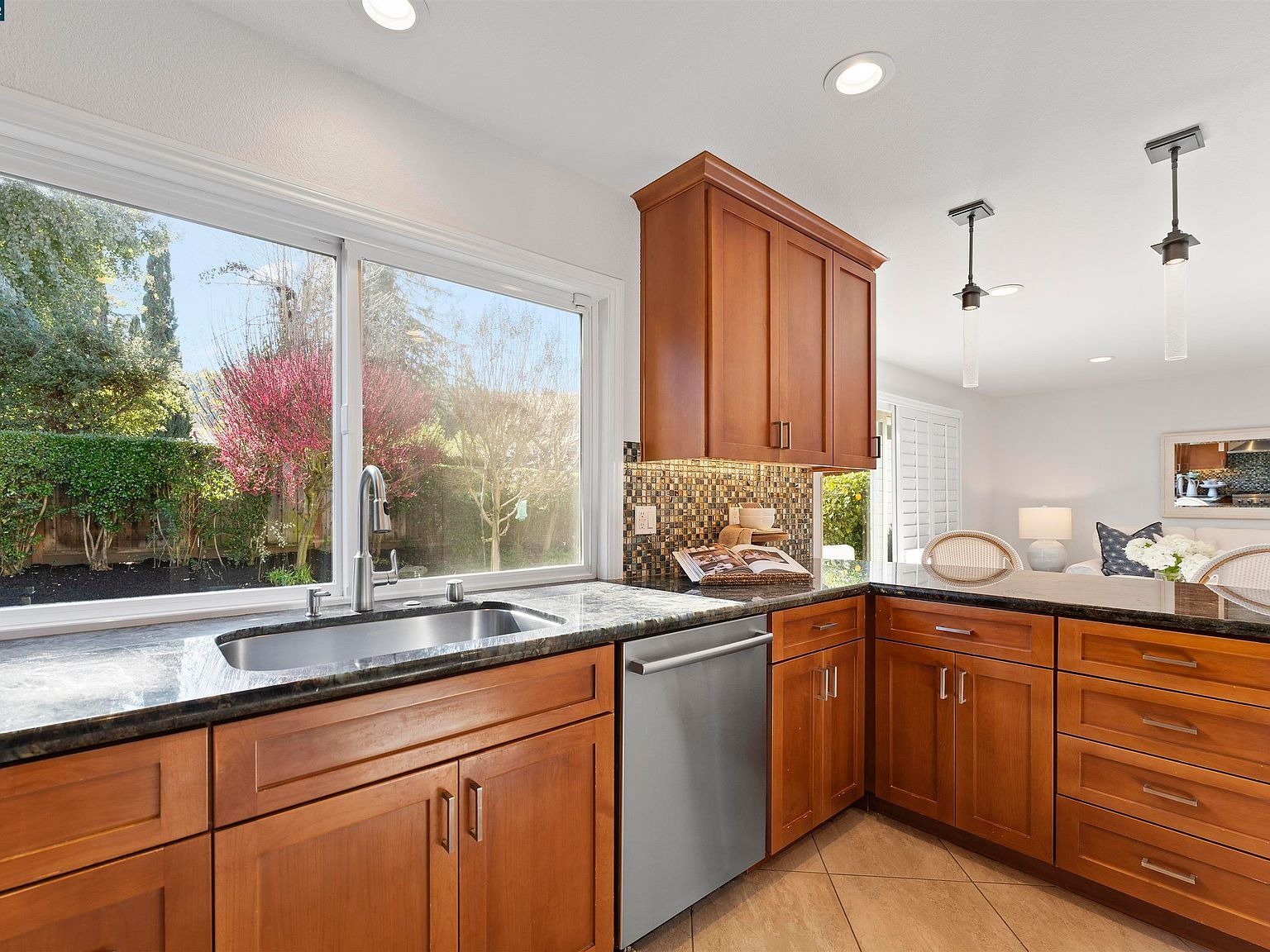 1410 De La Cruz Way