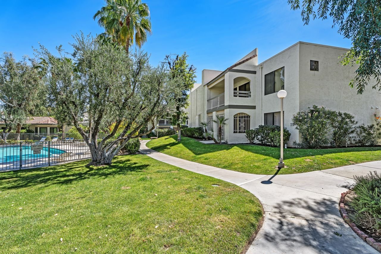 Miraleste Condo