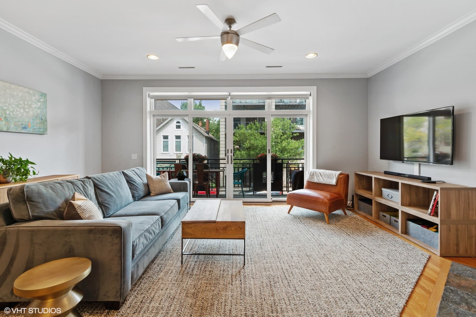 2107 W Belmont 2B