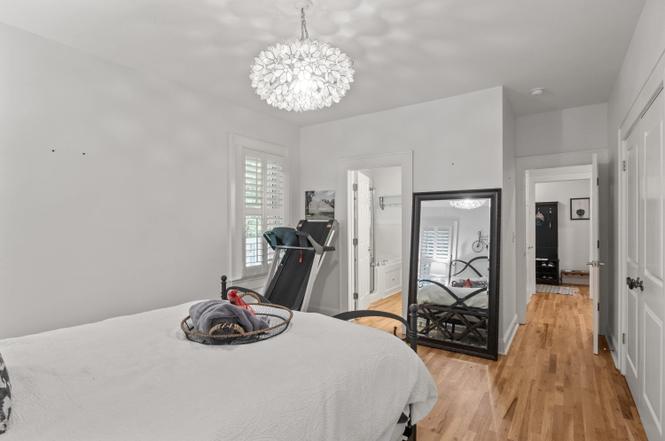 200 W Roanoke Park Dr