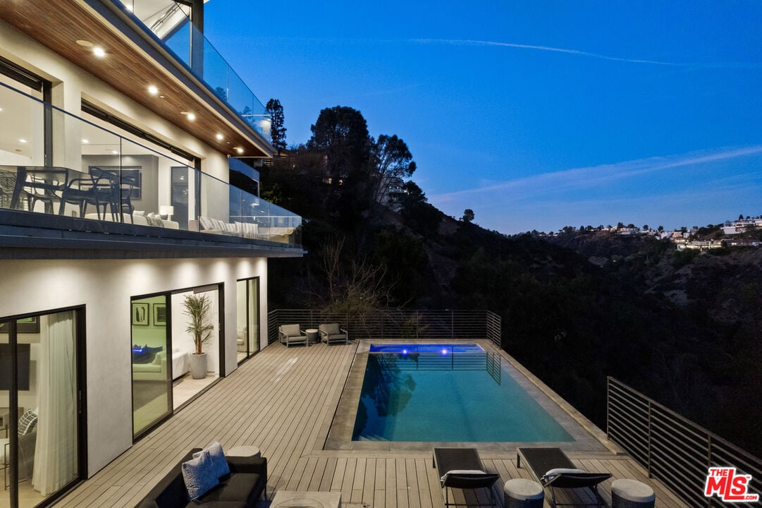 Aurelian Crest, Linda Flora Dr, 90049