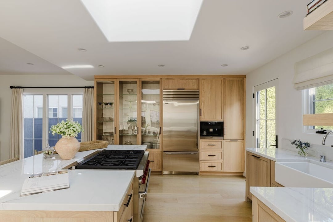 Solaris Pavilion, Westbourne Dr, 90048