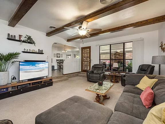 3004 Los Robles