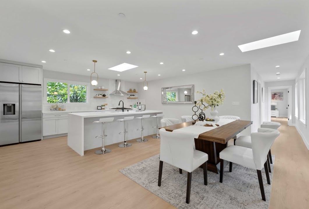  Alameda De Las Pulgas, Redwood City - Mt. Carmel Neighborhood!