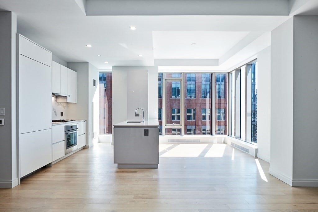 135 Seaport Blvd #2006