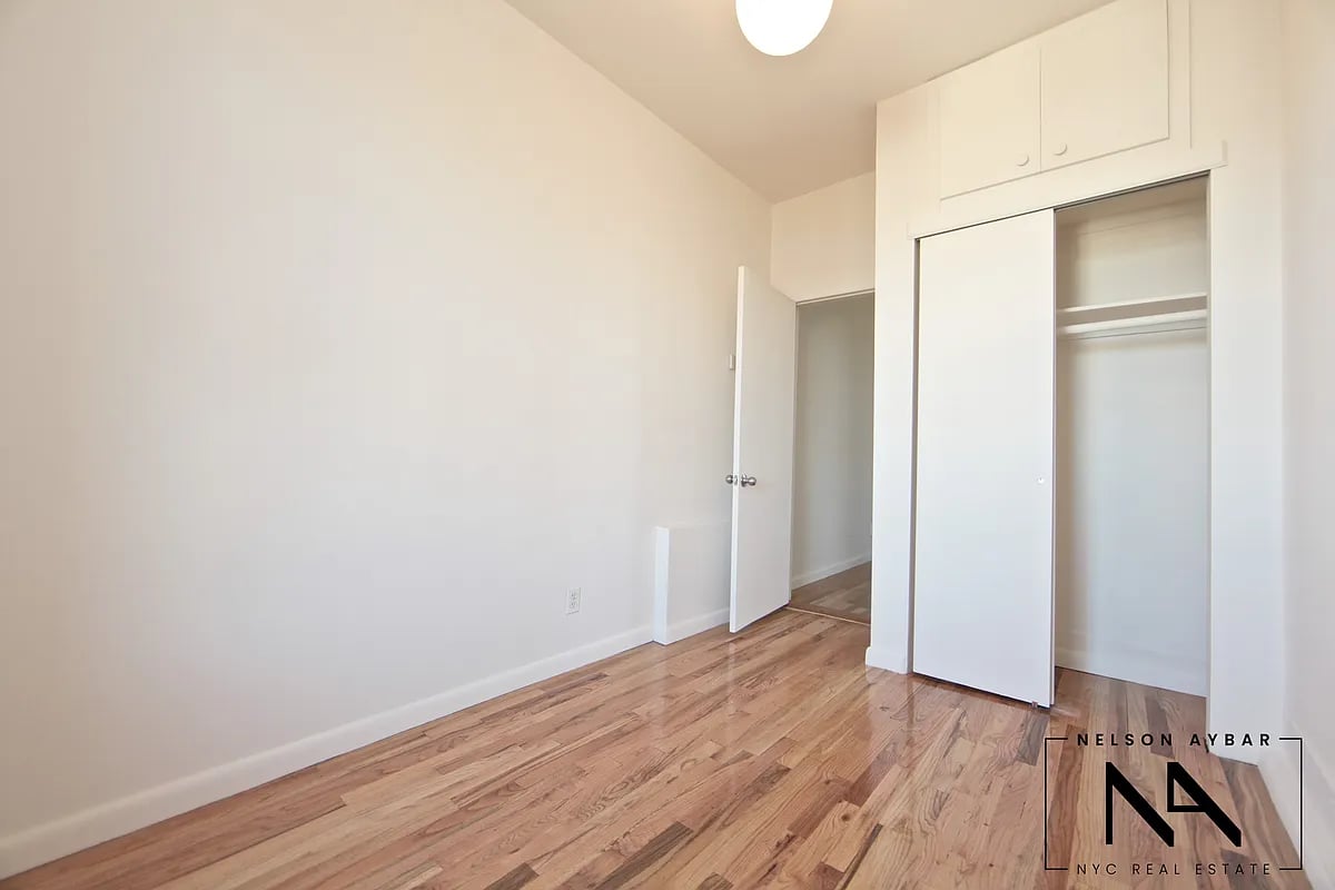 Union Street between 5th & 6th Ave